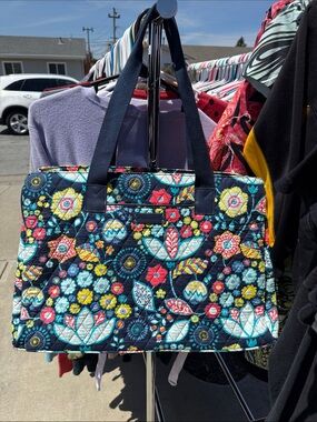 Vera Bradley NWT Navy Quilted Floral Tote with Multicolor Blooms
